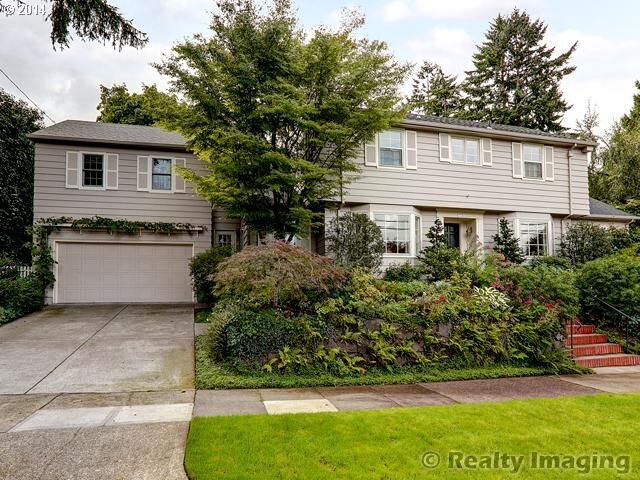 Property Photo:  1728 SW Clifton St  OR 97201 