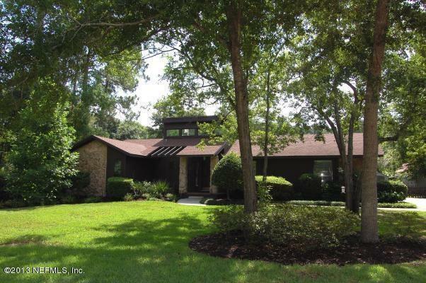 Property Photo:  817 Orangewood Road  FL 32259 