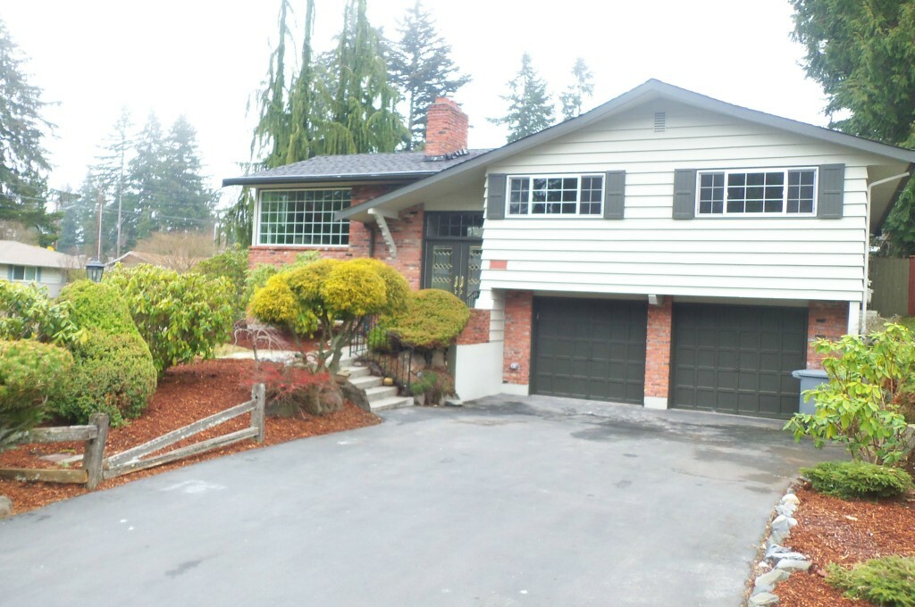 Property Photo:  22625 105th Ave W  WA 98020 