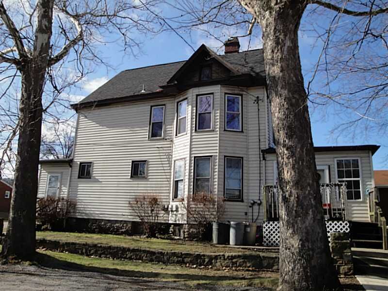 Property Photo:  801 Vine  PA 15135 