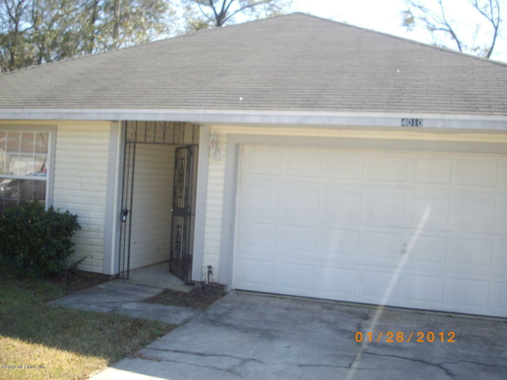 Property Photo:  4010 Scott Woods Drive S  FL 32208 