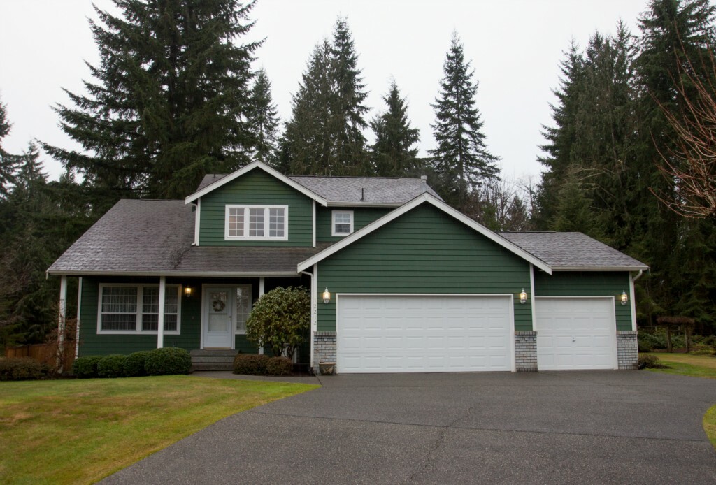 Property Photo:  12212 258th Ct E  WA 98321 