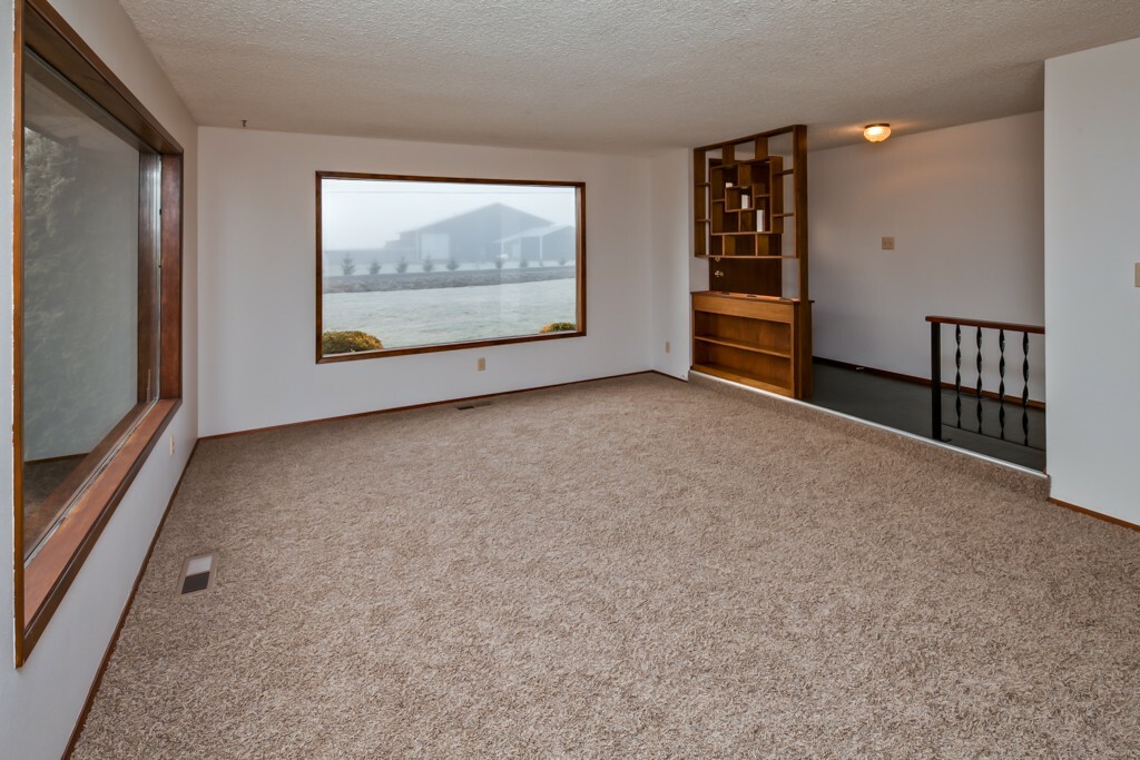 Property Photo: 402 W King Tut Rd WA 98226