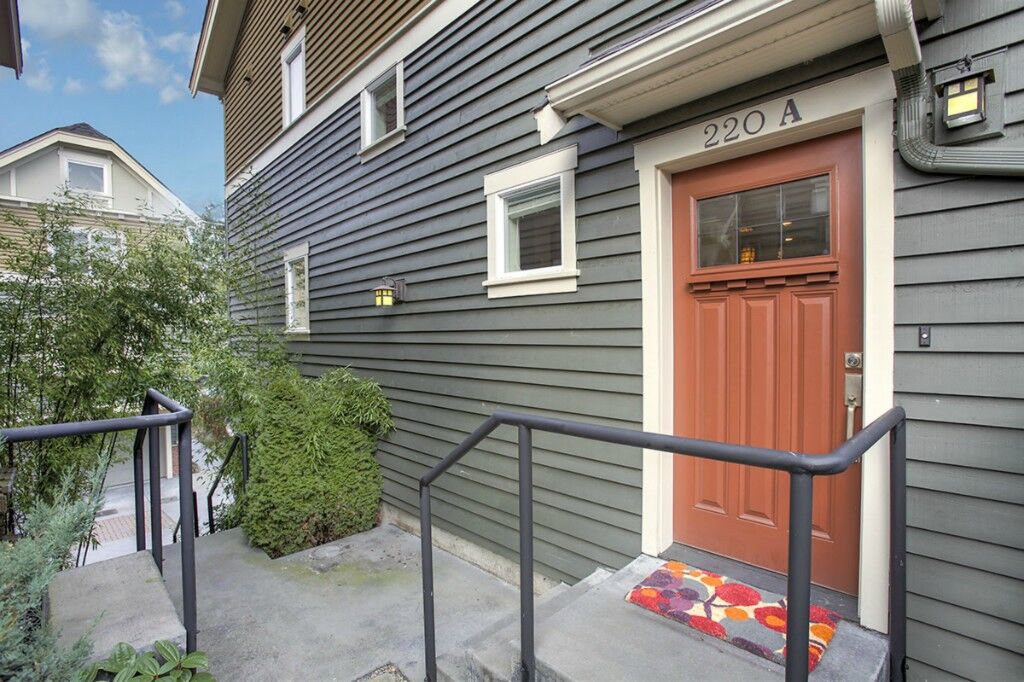 Property Photo: 220 12th Ave E A WA 98102