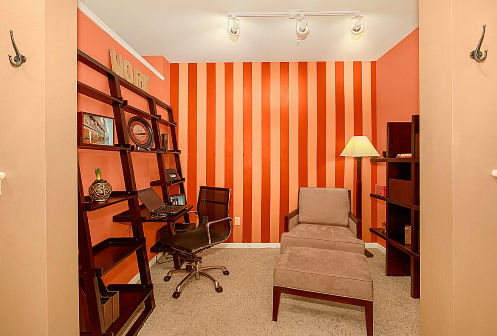 Property Photo: 530 4th Ave W 105 WA 98119