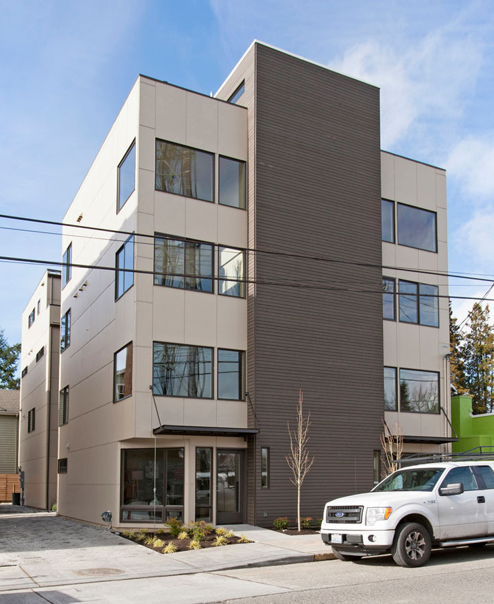 Property Photo: 8913 A Roosevelt Way NE WA 98115