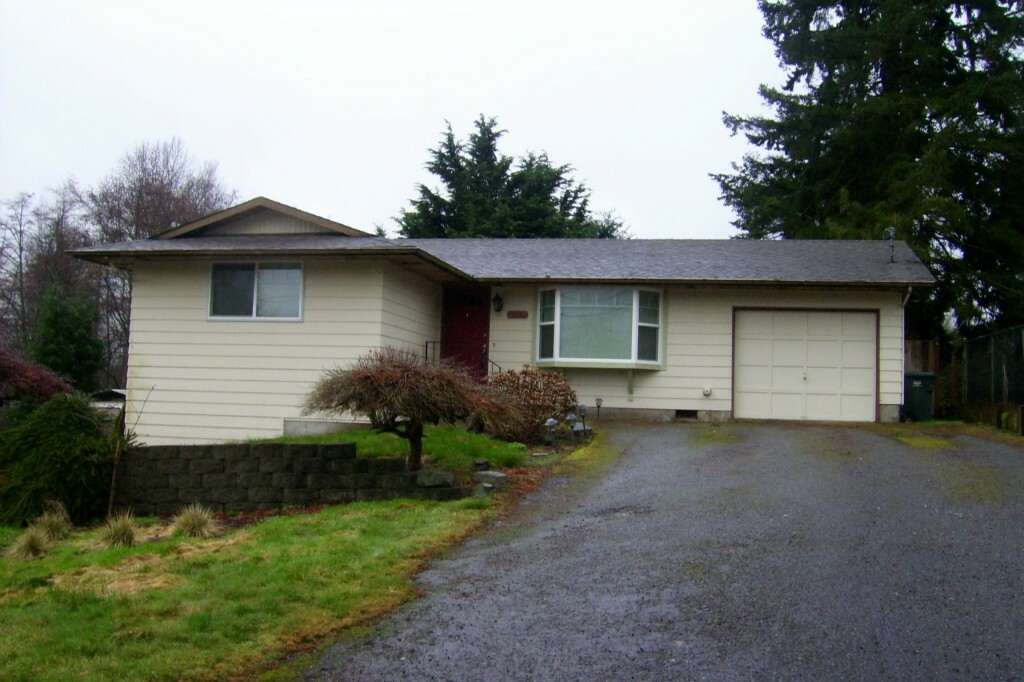 Property Photo:  206 105th Street SW  WA 98204 