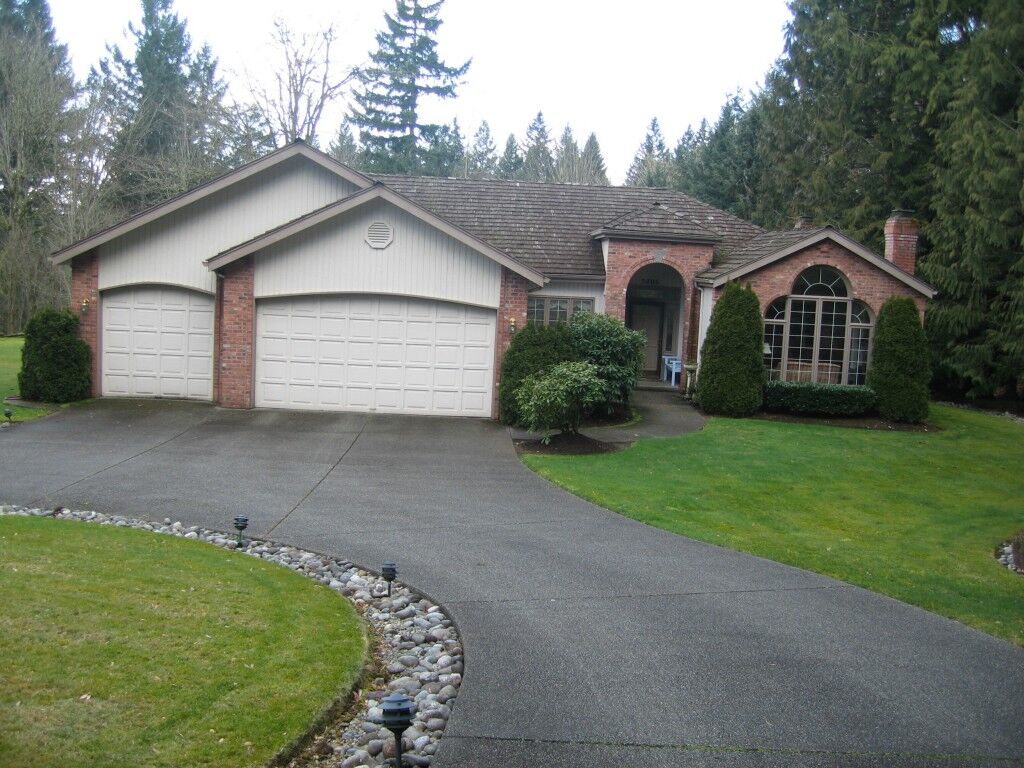 Property Photo: 5405 236th Avenue NE WA 98053