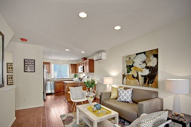 Property Photo: 1155B N 92nd St WA 98103