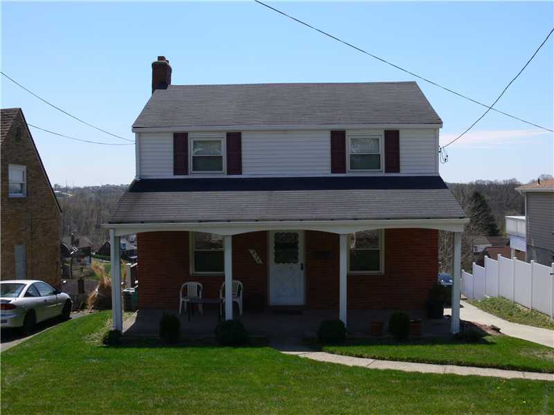 Property Photo: 824 Brierly Lane PA 15122