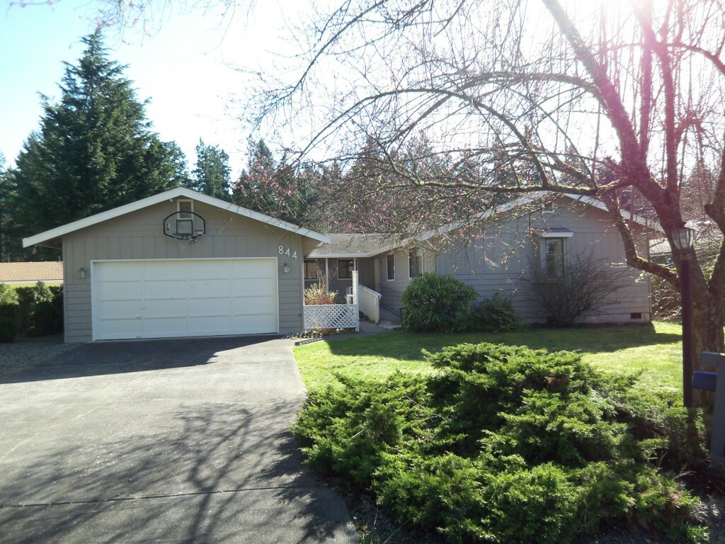 Property Photo:  844 143rd Street S  WA 98444 