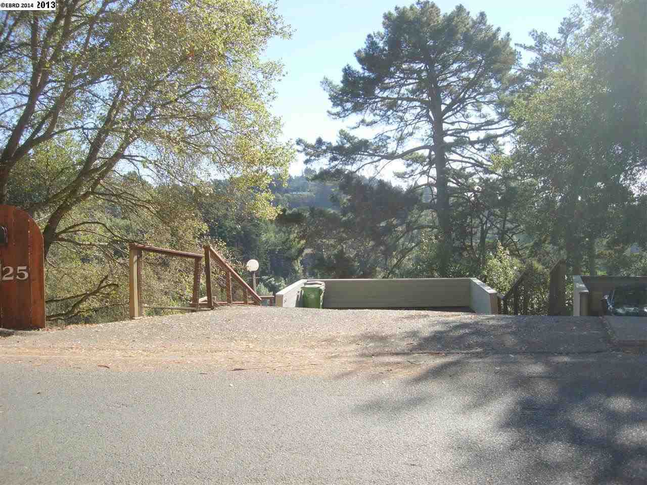 Property Photo:  8025 Skyline Blvd  CA 94611-1118 