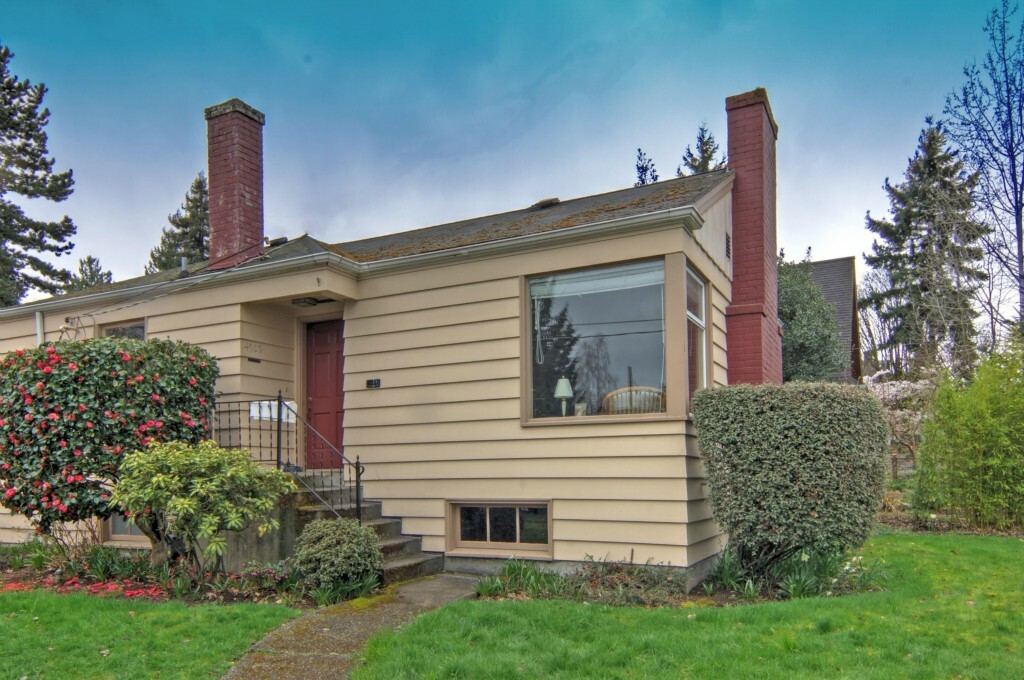 Property Photo:  4909 S Oregon Street  WA 98118 