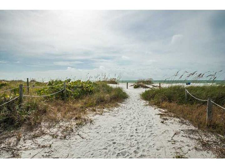 Property Photo:  6650 Sunset Way  512  FL 33706 