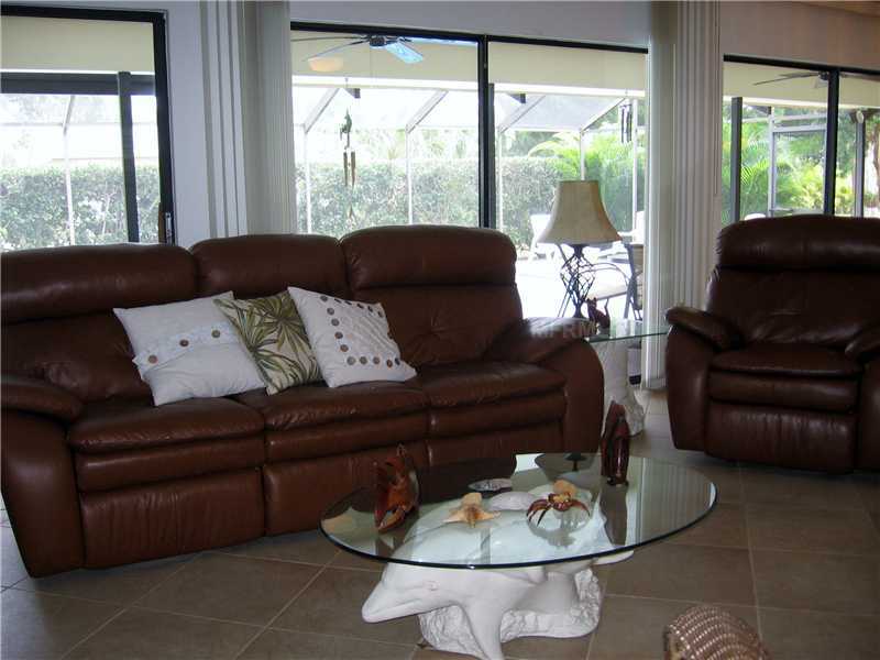 Property Photo:  416 Yacht Harbor Drive  FL 34229 