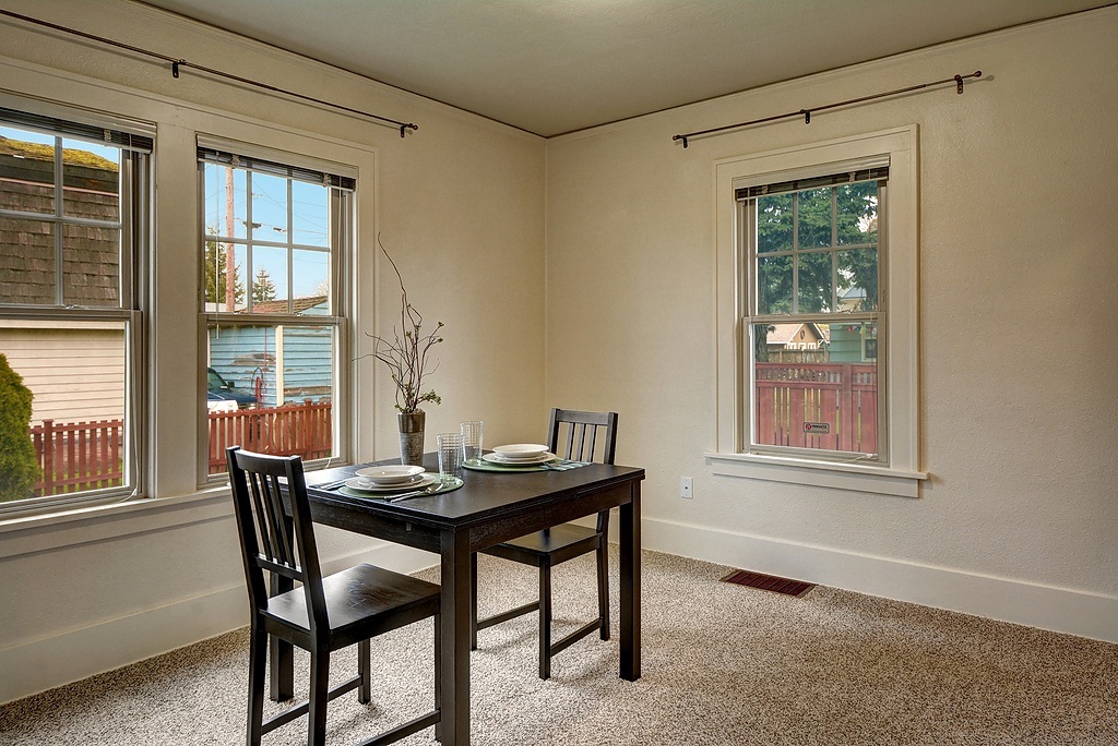 Property Photo:  1921 Baker Avenue  WA 98201 