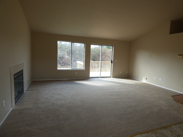 Property Photo: 15716 42nd Av Ct E WA 98446