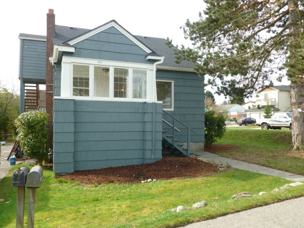 Property Photo: 901 N 97th St WA 98103