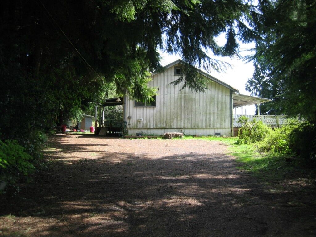 Property Photo: 1085 W SR 4 WA 98612