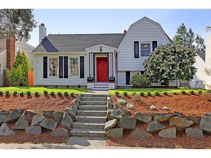 2441 34th Ave W  Seattle WA 98199 photo