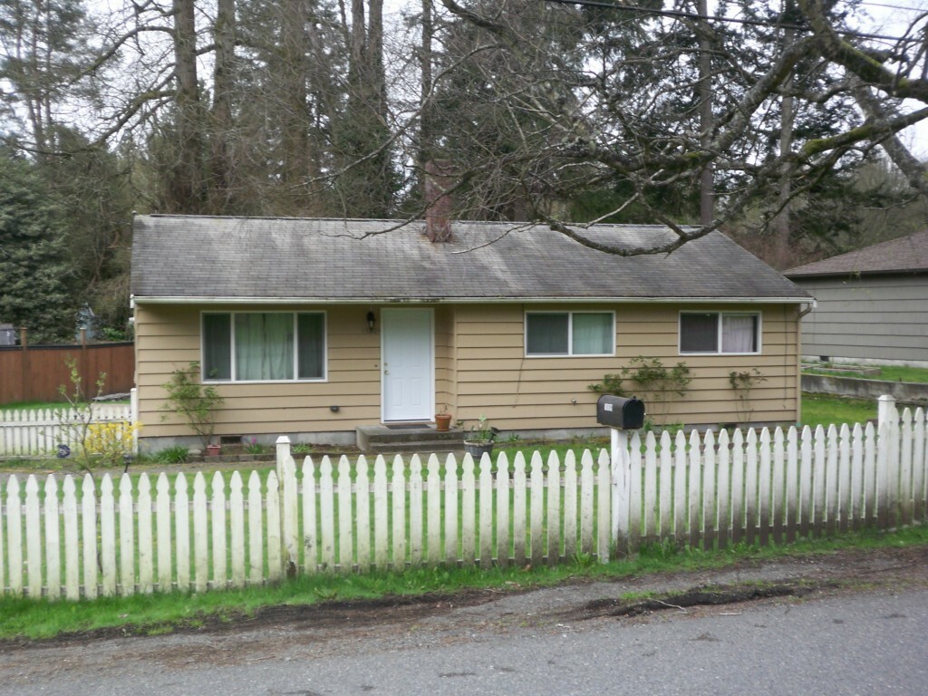 Property Photo:  19209 Forest Park Dr NE  WA 98155 