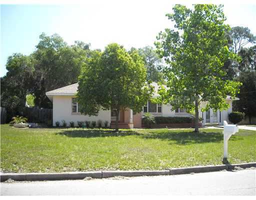 Property Photo:  515 N Center Street  FL 32726 