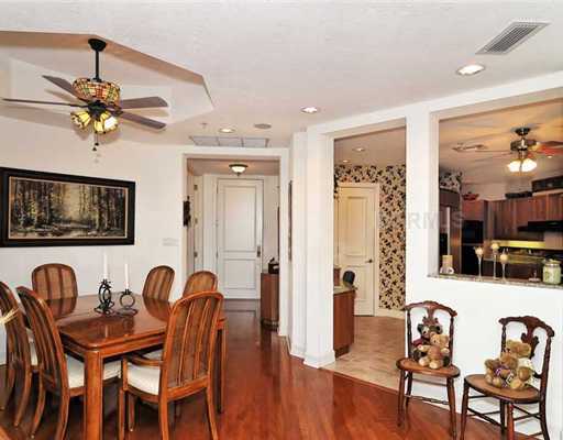 Property Photo:  340 S Palm Avenue 12  FL 34236 