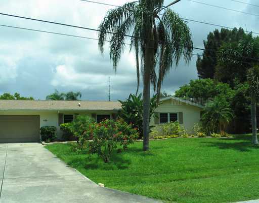 Property Photo:  413 E Lake Drive  FL 34232 