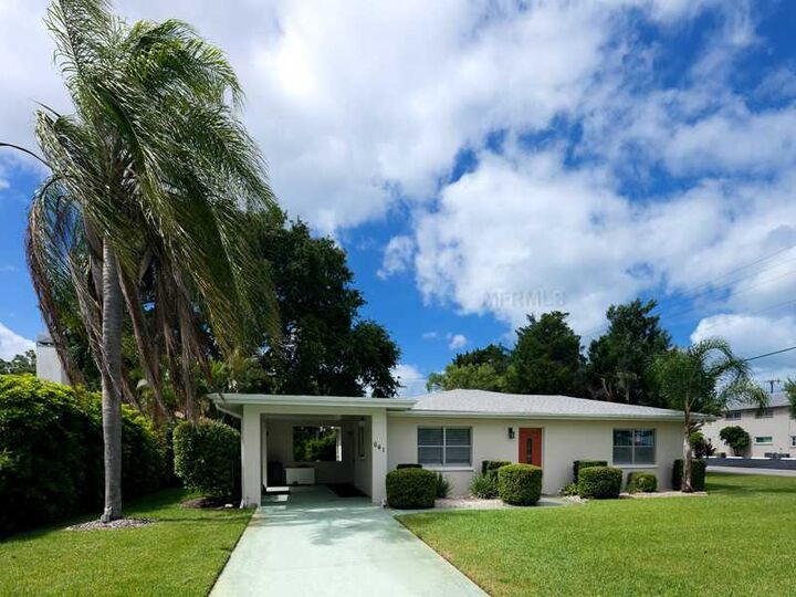 Property Photo: 641 Barcelona Avenue FL 34285