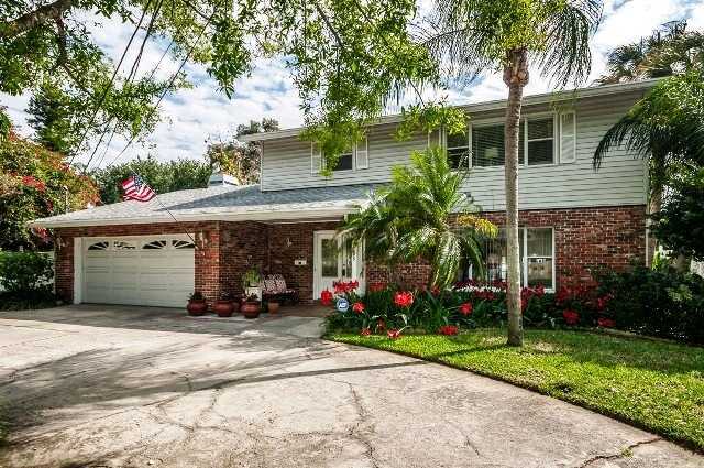 Property Photo:  1488 40th Avenue NE  FL 33703 