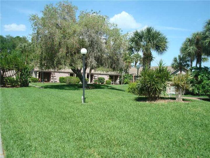 Property Photo: 3533 Longmeadow 17 FL 34235