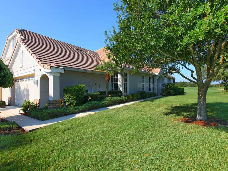 Property Photo:  6902 Woodmore Terrace  FL 34202 