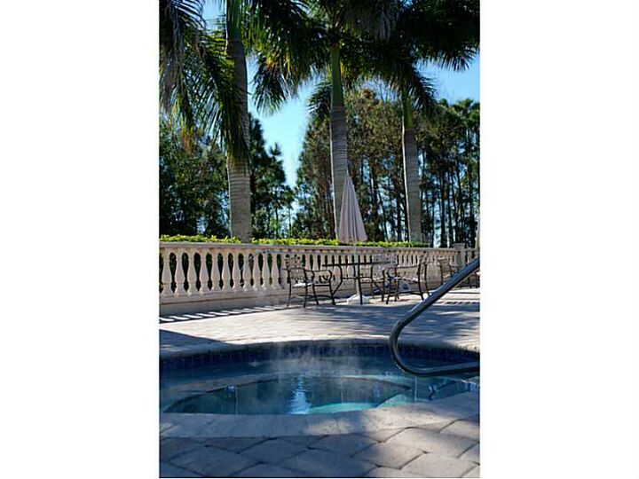 Property Photo:  4215 Vicenza Drive B  FL 34293 