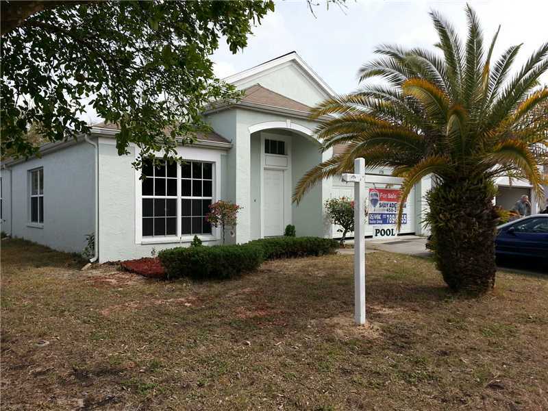 Property Photo:  1735 Biarritz Circle  FL 34689 