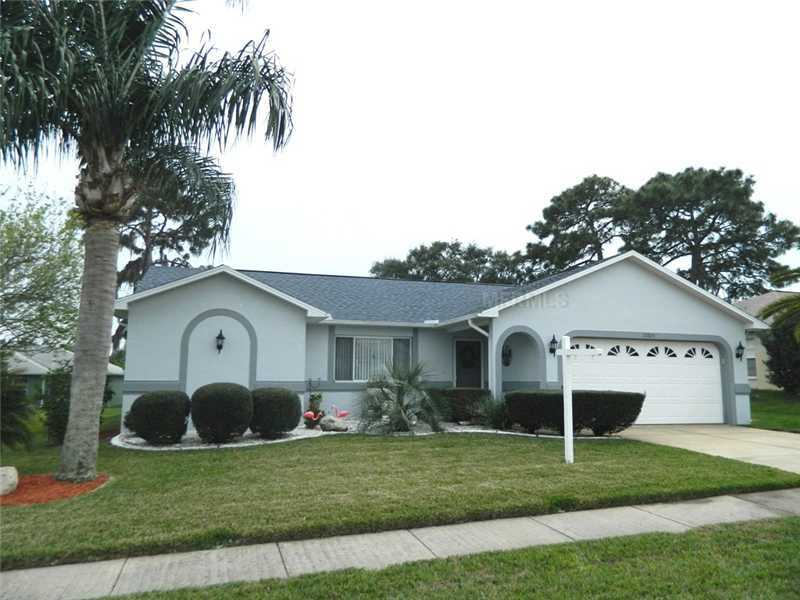 Property Photo: 10924 Claverton Avenue FL 34667