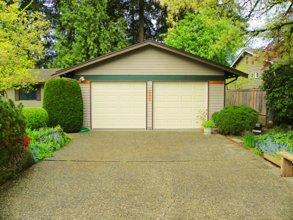 Property Photo: 19223 89th Ave NE WA 98011