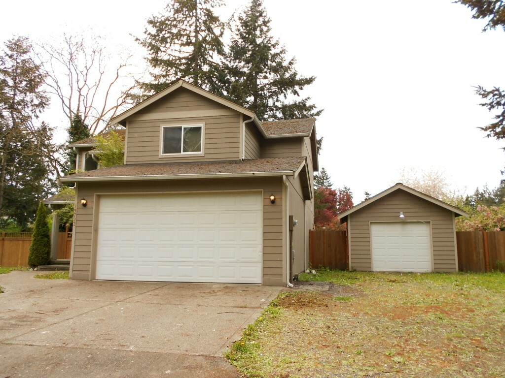 Property Photo:  19722 67th Ave E  WA 98387 