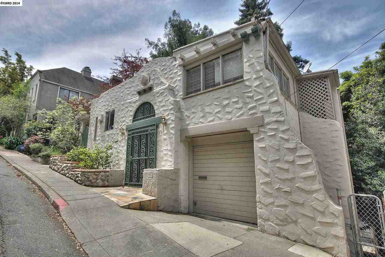 Property Photo:  915 Portal Ave  CA 94610 