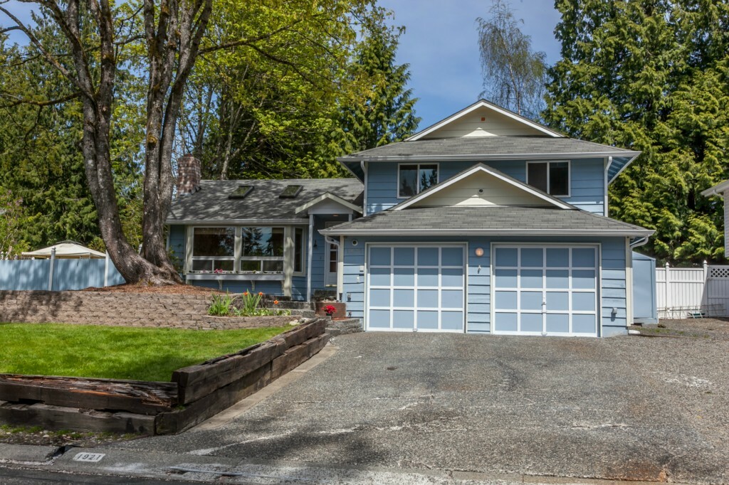 Property Photo:  1921 Palomino Dr  WA 98012 