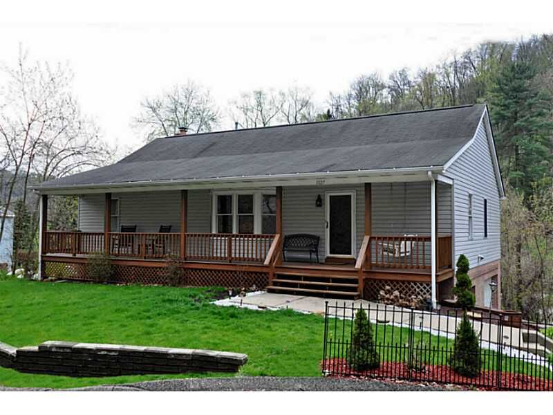 Property Photo:  1027 Hoffman Road  PA 15209 