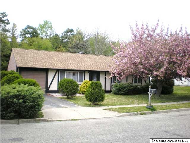 Property Photo:  3 Revere Court  NJ 08005 