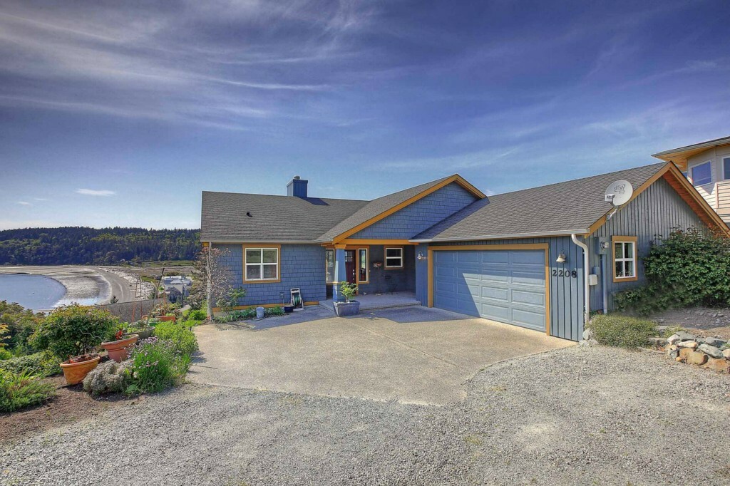 Property Photo:  2208 Cleven Park Rd  WA 98282 