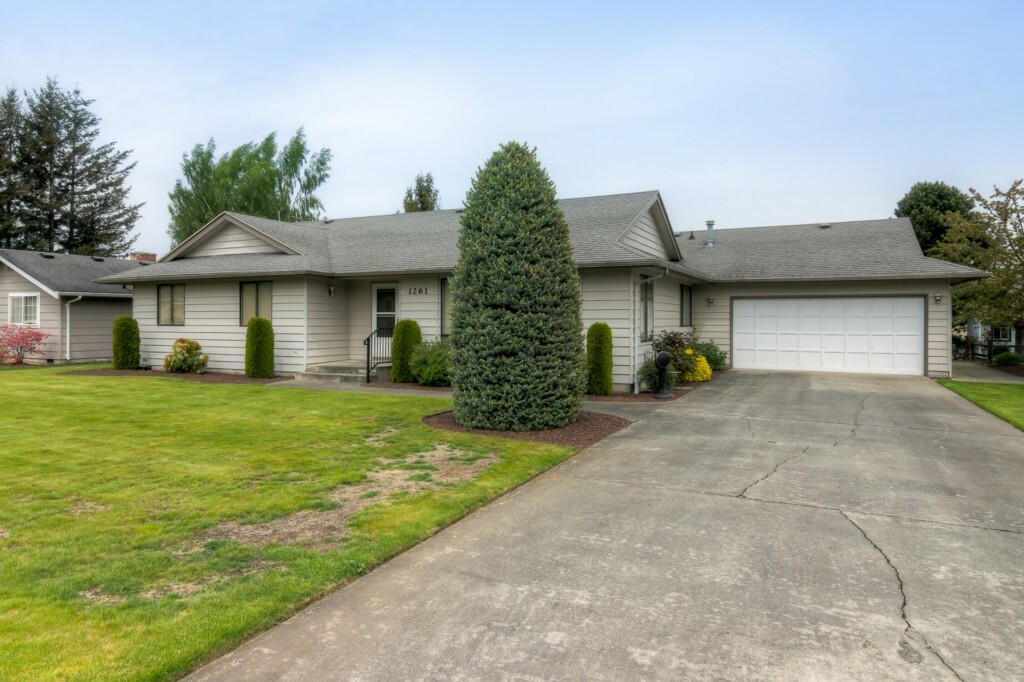 Property Photo:  1261 Garden Cir  WA 98264 