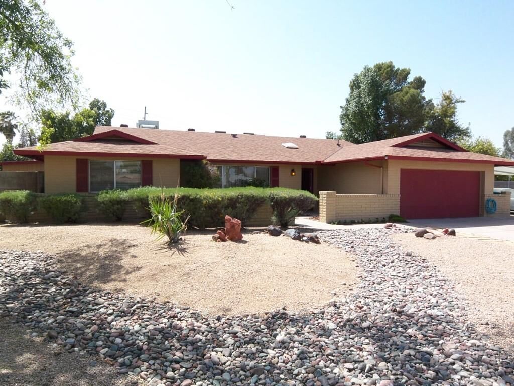 Property Photo: 3521 E Becker Lane AZ 85028