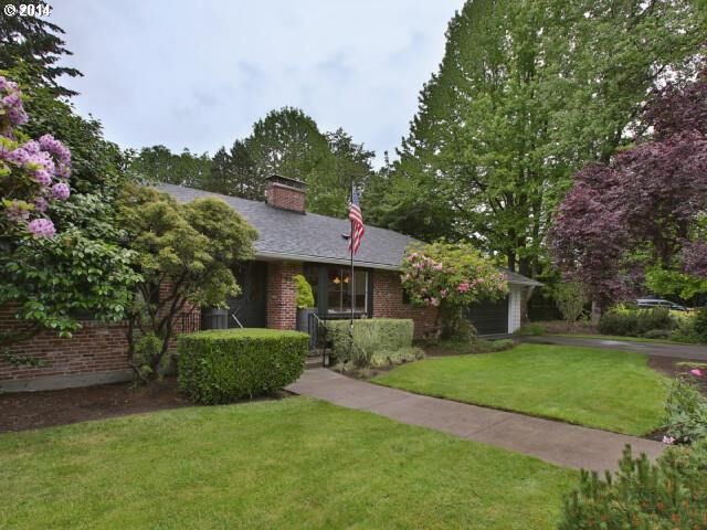 Property Photo:  8935 SW Jamieson Rd  OR 97225 