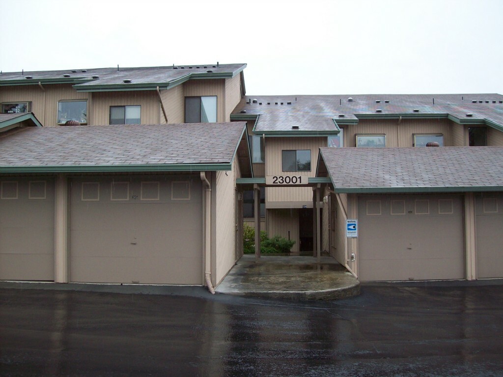 Property Photo:  23001 Lakeview Dr 105  WA 98043 