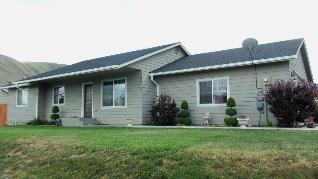 Property Photo: 2068 Lasso Dr WA 98801