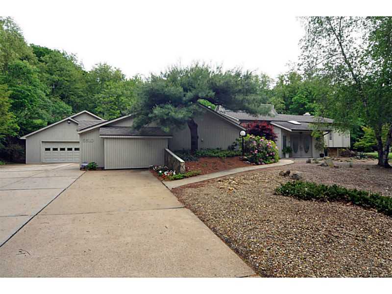 Property Photo: 5510 Glass Road PA 15205