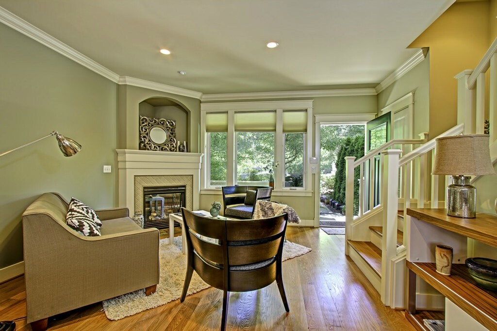 Property Photo: 18A W Etruria St WA 98119
