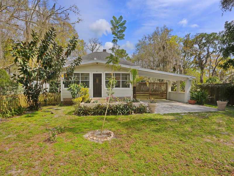 Property Photo: 815 Hand Avenue FL 34232